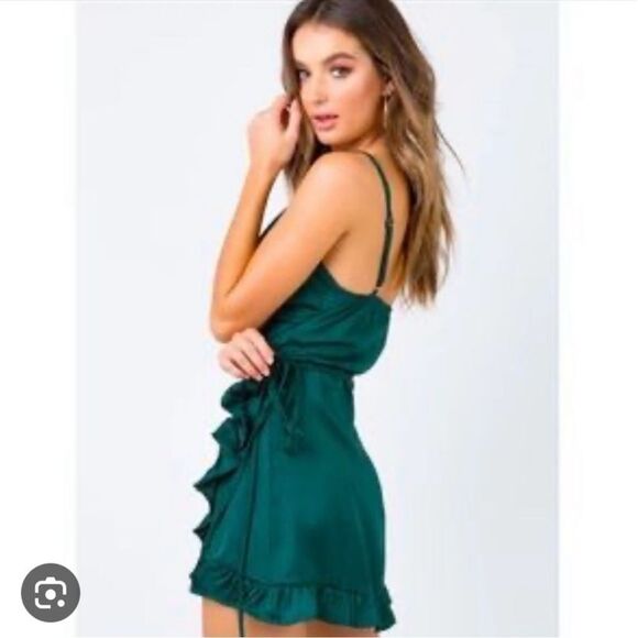 💚 Princess Polly Green Satin Wrap Mini Dress | Ruffle Hem | Size 2 - Picture 3 of 6